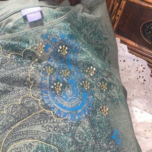 🐝 PLUS STUDDING LONG SLEEVE DECORATIVE